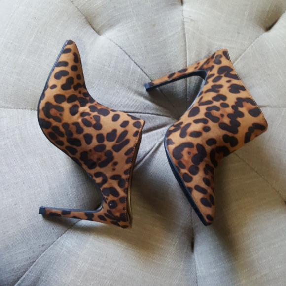 Shoes - Picture 4 of 4